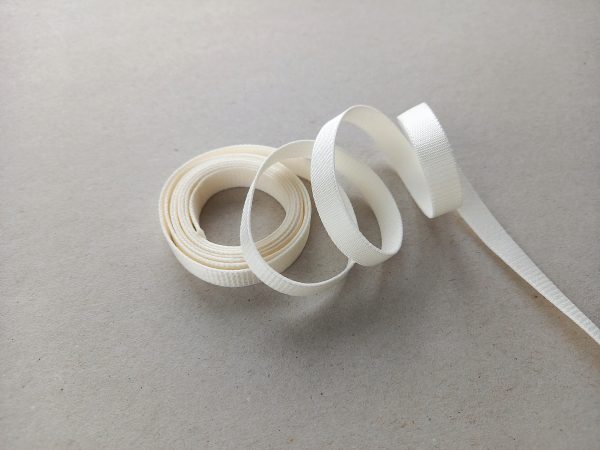 10 mm smooth cream bra strap elastic